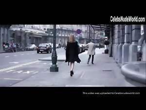 Refugee seduces and fuck a business woman in downtown 6