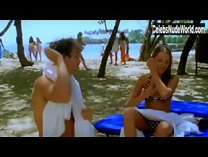 Amanda Bynes Cleavage , Bikini In Love Wrecked (2005) 8