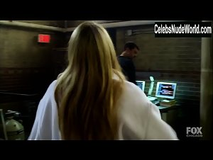 Anna Torv underwear, Sexy scene in Fringe (2008-2011) 2