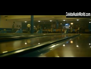 Anna Torv, Lauren Glazier lesbian, Sexy scene in Mindhunter (2017-2019) 12