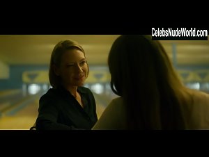 Anna Torv, Lauren Glazier lesbian, Sexy scene in Mindhunter (2017-2019) 2