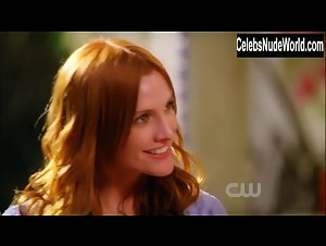Ashlee Simpson-Wentz bikini, Sexy scene in Melrose Place (2009-2010) 2