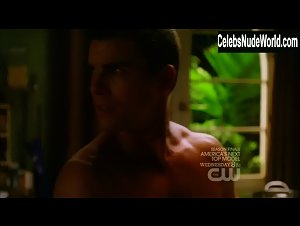 Ashlee Simpson-Wentz underwear, Sexy scene in Melrose Place (2009-2010) 5