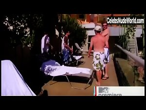 Aubrey O'Day bikini, Sexy scene in Making the Band 4 (2007-2008) 5