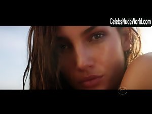 Alessandra Ambrosio, Jasmine Tookes in The Victoria's Secret Swim Special Season 1 Ep. 1 (2015-2016) 2