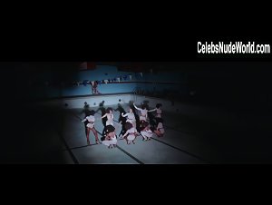 Beyoncé Knowles Long Legs , Sexy Dance in Formation (2016) 11