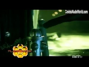 Beyoncé Knowles Sexy scene in Crazy in Love (2003) 10