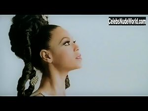 Beyoncé Knowles bikini, Sexy scene in Dreamgirls (2006) 4