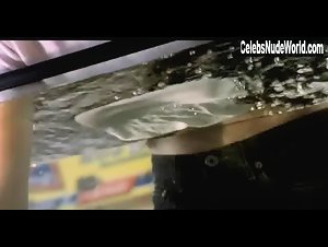 Bree Turner Sexy scene in Deuce Bigalow: Male Gigolo (1999) 4