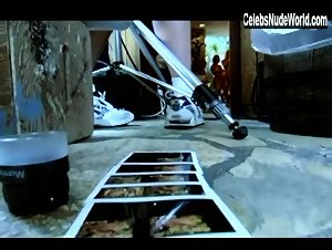 Bridget Marquardt Explicit , Wet scene in The Girls Next Door (2005-2009) 17