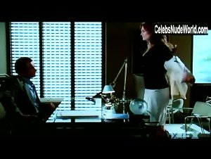 Brooke Shields Nude, butt scene in Nip/Tuck (2003-2010) 1