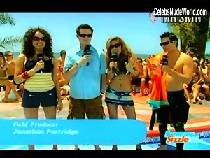 Vanessa Lachey Sexy, bikini scene in Total Request Live 16
