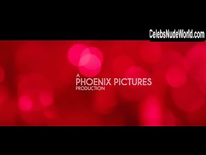 Cameron Diaz, Whitney Port Sexy scene in What to Expect When You're Expecting (2012) 9