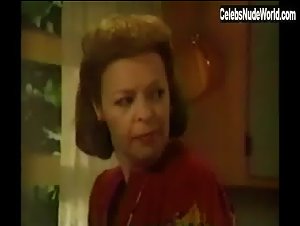 Céline Dion breasts, Nude scene in Des fleurs sur la neige (1991) 8