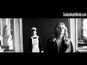 Edita Vilkevičiūtė nude , playing piano scne in Persona (2017) 14