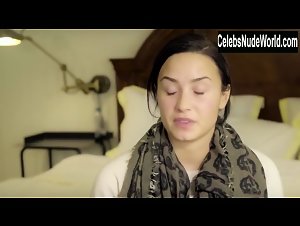 Demi Lovato Nude, butt scene in Vanity Fair: Photoshoot (2015) 11