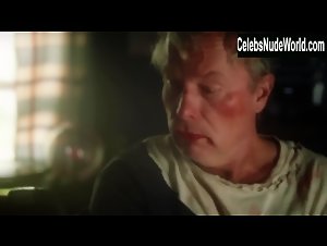 Daveigh Chase, Diane Farr underwear, Sexy scene in American Romance (2016) 5