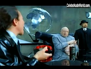 Cindy Margolis Sexy scene in Austin Powers: International Man of Mystery (1997) 11