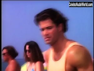 Cindy Margolis bikini, Sexy scene in Baywatch (1989-2003) 8