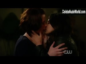 Chyler Leigh, Floriana Lima Sexy, lesbian scene in Supergirl (2015-2021) 14
