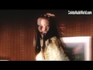 Chyler Leigh underwear, Sexy scene in Not Another Teen Movie (2001) 13