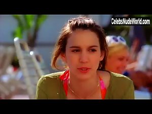 Christine Lakin, Christy Carlson Romano, Faune A. Chambers Sexy, bikini scene in The Cutting Edge: Going for the Gold (2006) 3