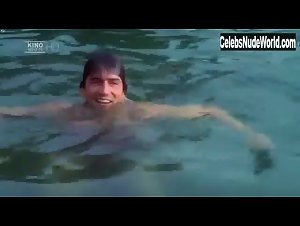 Jennifer Lopez bikini, sex scene in Angel Eyes 7