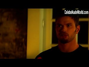 Lydia Hull, Gina Carano Sexxy,underwear scene in Extraction (2015) 4