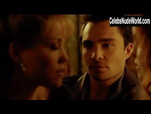 Erika Christensen, Heather Grace Hancock Sexy, lesbian scene in Wicked City (2015) 10