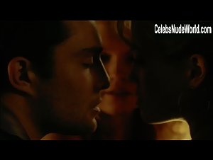 Erika Christensen, Heather Grace Hancock Sexy, lesbian scene in Wicked City (2015) 17