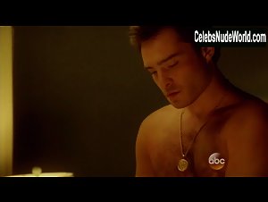 Erika Christensen, Heather Grace Hancock lesbian, Sexy scene in Wicked City (2015) 1