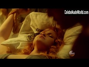 Erika Christensen, Heather Grace Hancock lesbian, Sexy scene in Wicked City (2015) 9