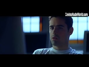 Erika Christensen Sexy scene in Swimfan (2002) 5