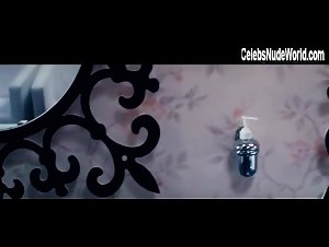 Esha Gupta Sexy scene in Raaz 3: The Third Dimension (2012) 2