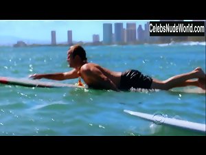 Michelle Borth, Grace Park Nice Butt , Bikini scene in Hawaii Five-0 (2010-2020) 1
