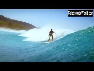 Grace Park Wet , Great Butt scene in Hawaii Five-0 (2010-2020) 6