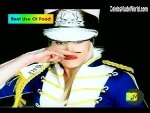 Gwen Stefani Sexy scene in Hollaback Girl (2005) 19
