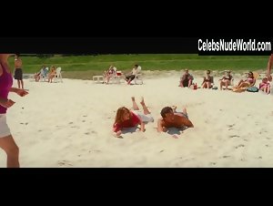 Jenna Fischer Sexy scene in Hall Pass (2011) 2
