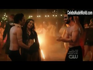 Jenna Dewan, Olena Medwid bikini, Sexy scene in No Tomorrow (2016-2017) 6