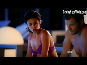 Jamie-Lynn Sigler Gorgeous,underclothing scene in Ugly Betty (2006-2010)