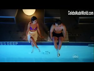 Jamie-Lynn Sigler Gorgeous,underclothing scene in Ugly Betty (2006-2010) 15