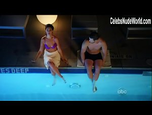 Jamie-Lynn Sigler Gorgeous,underclothing scene in Ugly Betty (2006-2010) 16