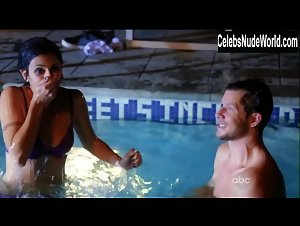 Jamie-Lynn Sigler Gorgeous,underclothing scene in Ugly Betty (2006-2010) 4