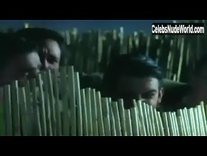 Inma del Moral Nude, breasts scene in La Marcha verde (2002) 15