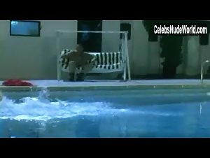 Inma del Moral Nude, breasts scene in La Marcha verde (2002) 2