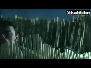 Inma del Moral Nude, breasts scene in La Marcha verde (2002) 4