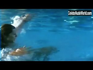 Inma del Moral Nude, breasts scene in La Marcha verde (2002) 6