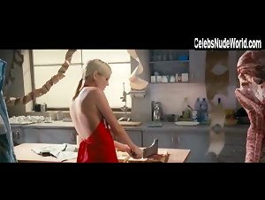 Kate Nauta butt, Nude scene in Nine Miles Down (2009) 4