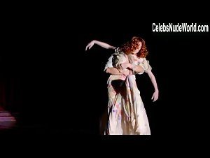 Karen Elson breasts, Nude scene in McQueen (2018) 6