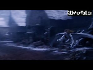 Josie Maran Sexy scene in Van Helsing (2004) 15